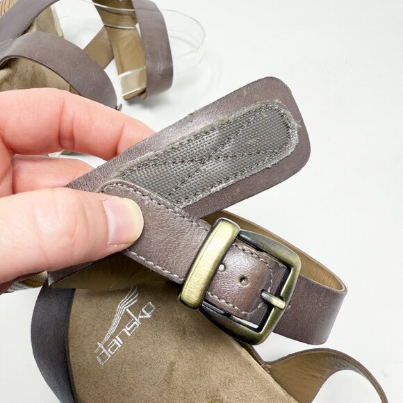 Dansko Taupe Leather Wedge Sandals Size EU 39/US 8.5-9 Comfort Shoes Open Toe - Picture 10 of 11